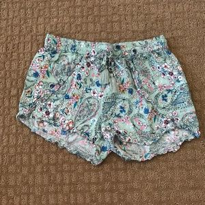 Cute loose-fitting shorts